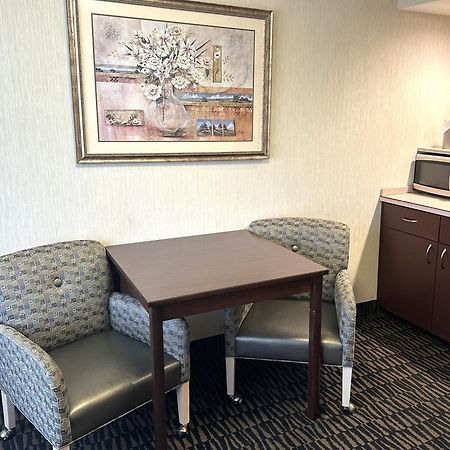 Sojourn Suites Portland Airport Экстерьер фото