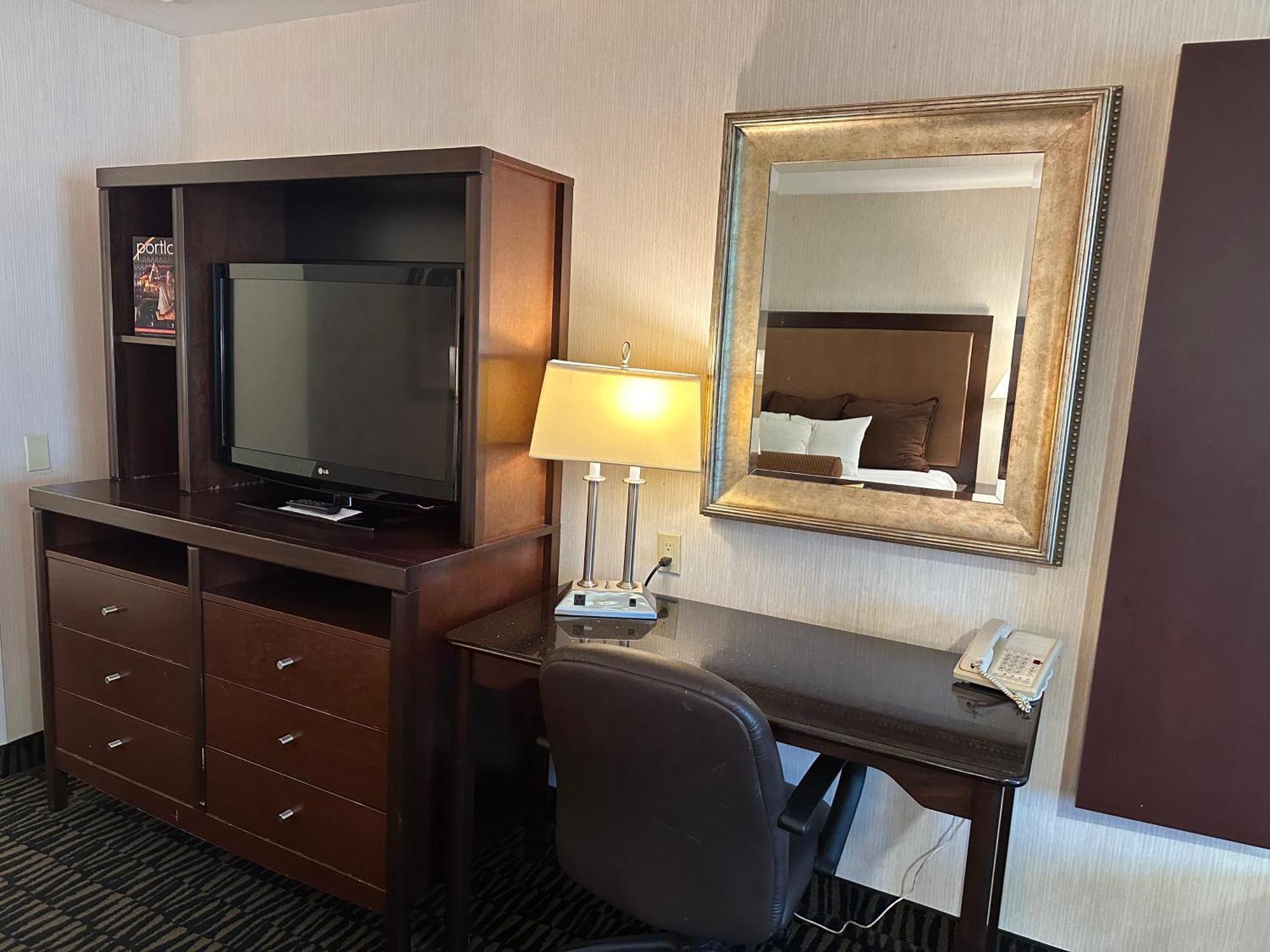 Sojourn Suites Portland Airport Экстерьер фото