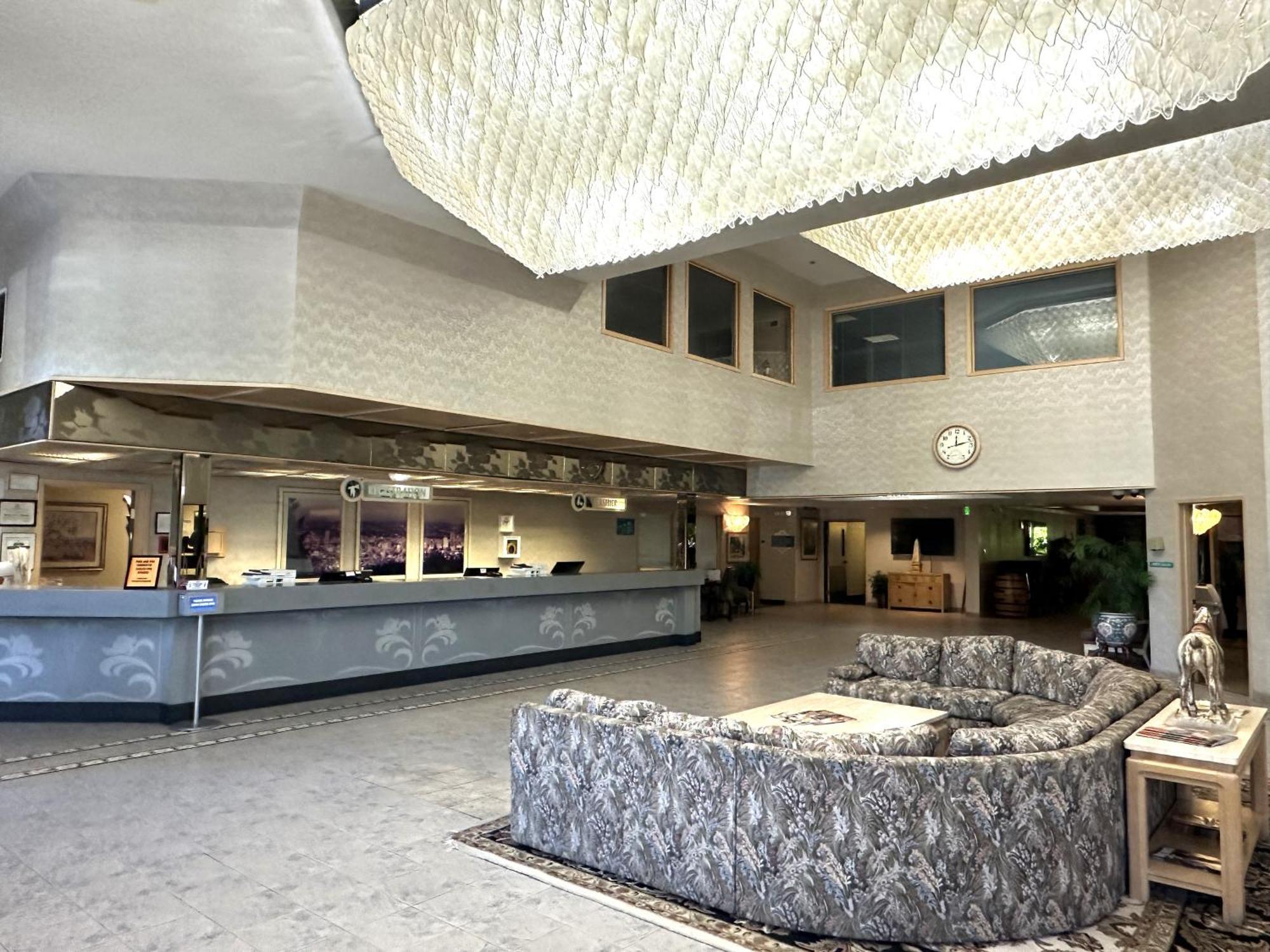 Sojourn Suites Portland Airport Экстерьер фото