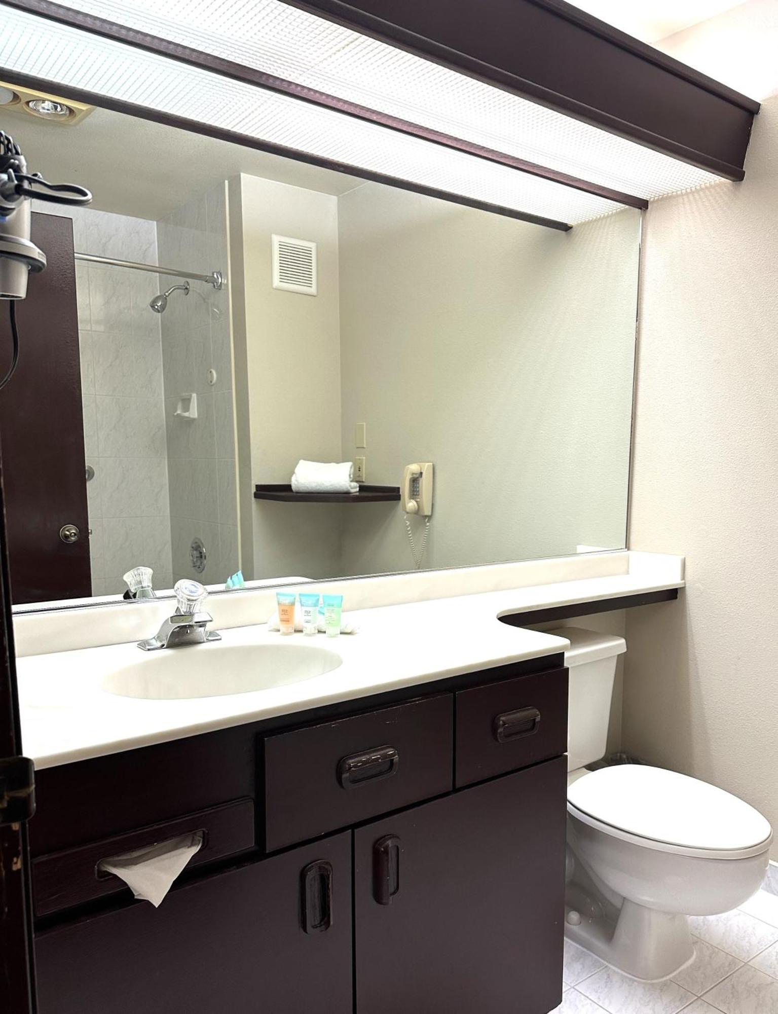 Sojourn Suites Portland Airport Экстерьер фото